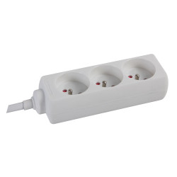 3-VOUDIGE STEKKERDOOS - 1.5 m KABEL - WIT - PENAARDE